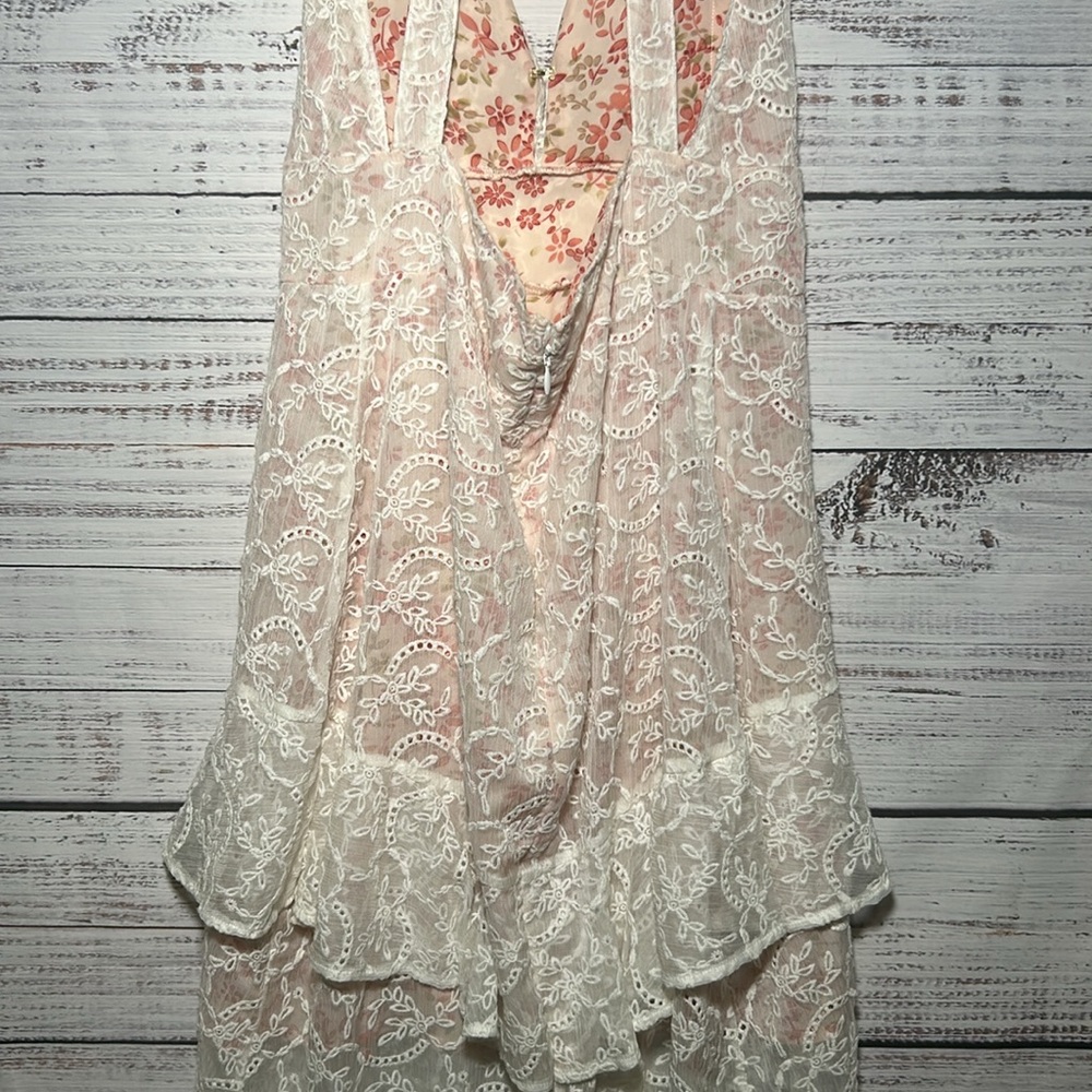 For Love & Lemons
Sweet Disposition Dress Ivory Floral NWT Large - Picture 15 of 16